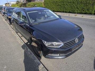 Volkswagen Passat - 1