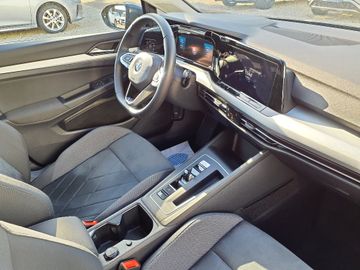 Bild 7 VW Golf VIII Life eTSI - NAVI,PANO,R.KAMERA,ACC