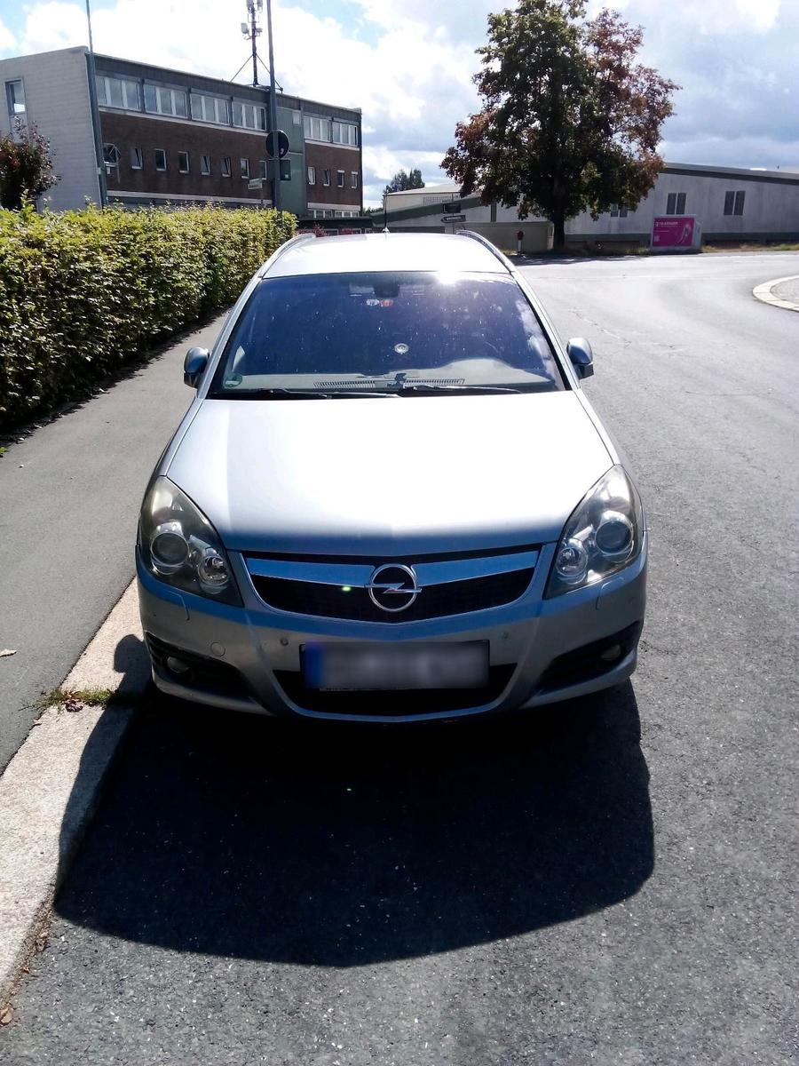 Opel Vectra 2009 — rear view