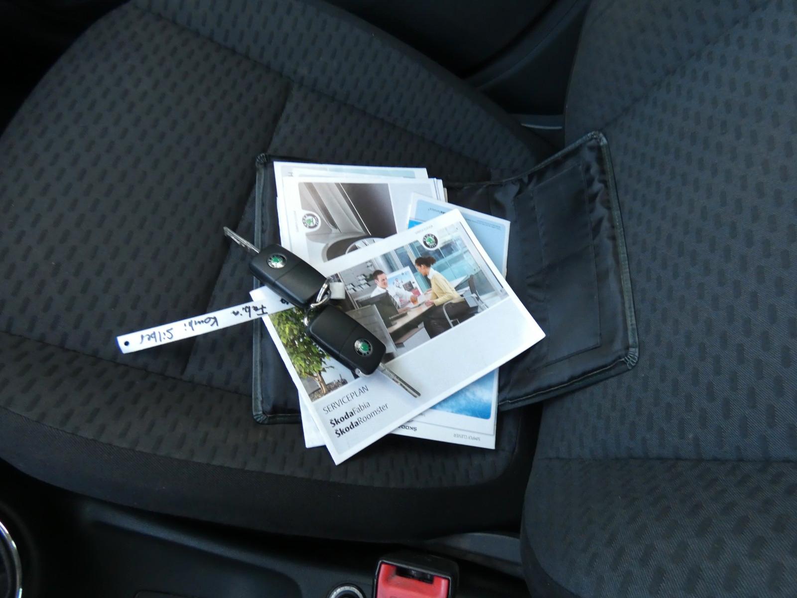 Skoda Fabia 2011 — photo 15