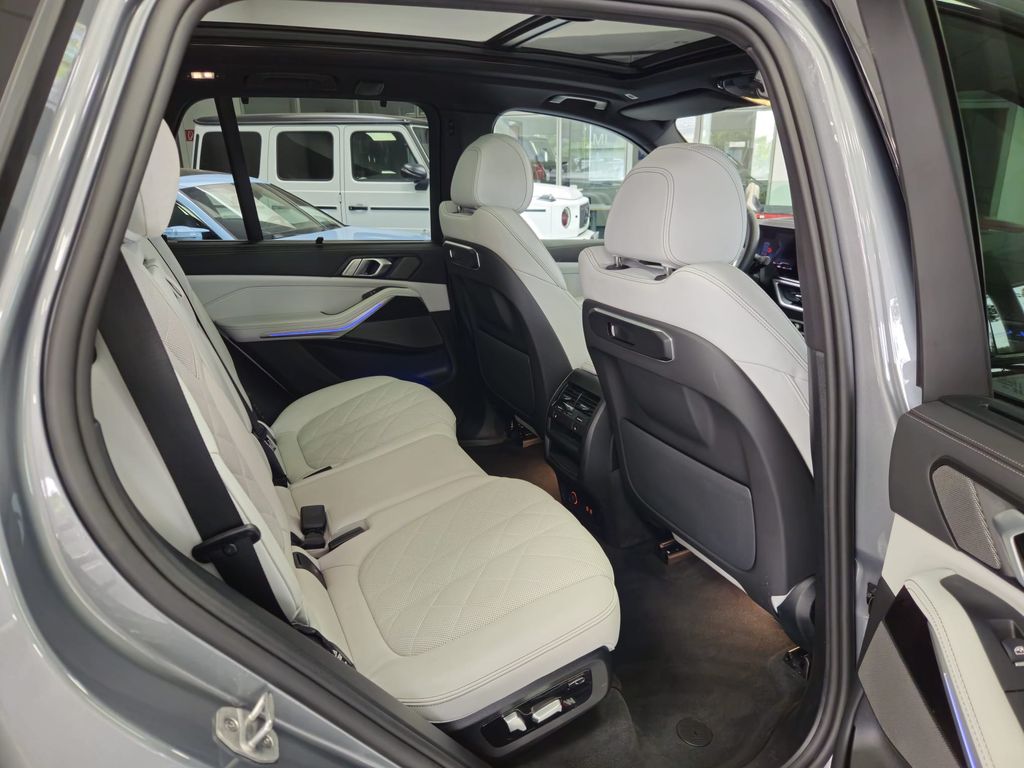 BMW X5 xD40i M Sport*PANO*SOFT*STHZG*7-SITZ*AHK*360°