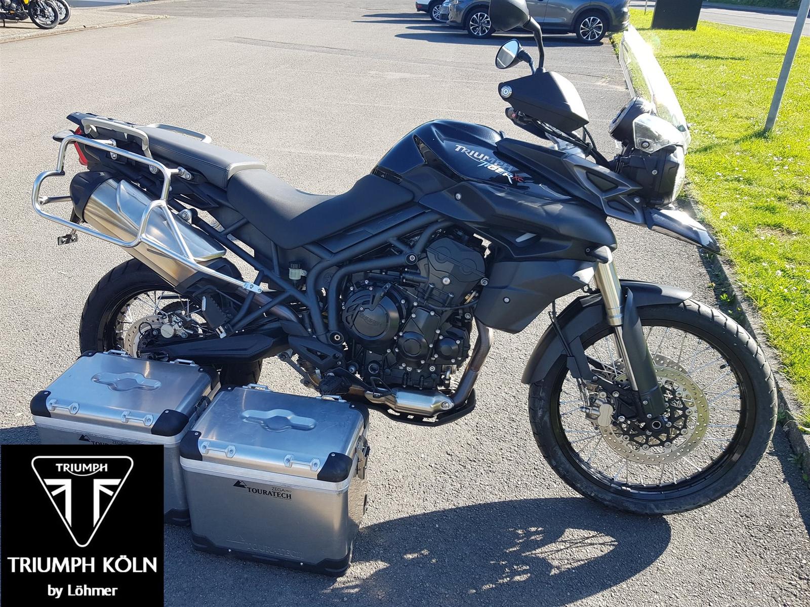 Triumph Tiger 800 XC mit Touratech Koffersatz