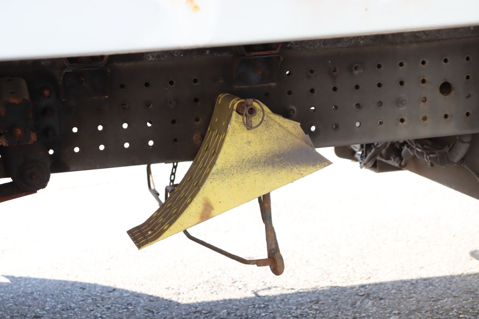 Fahrzeugabbildung Mitsubishi Fuso Canter Duohic 7L15 Plane Ladebordwand