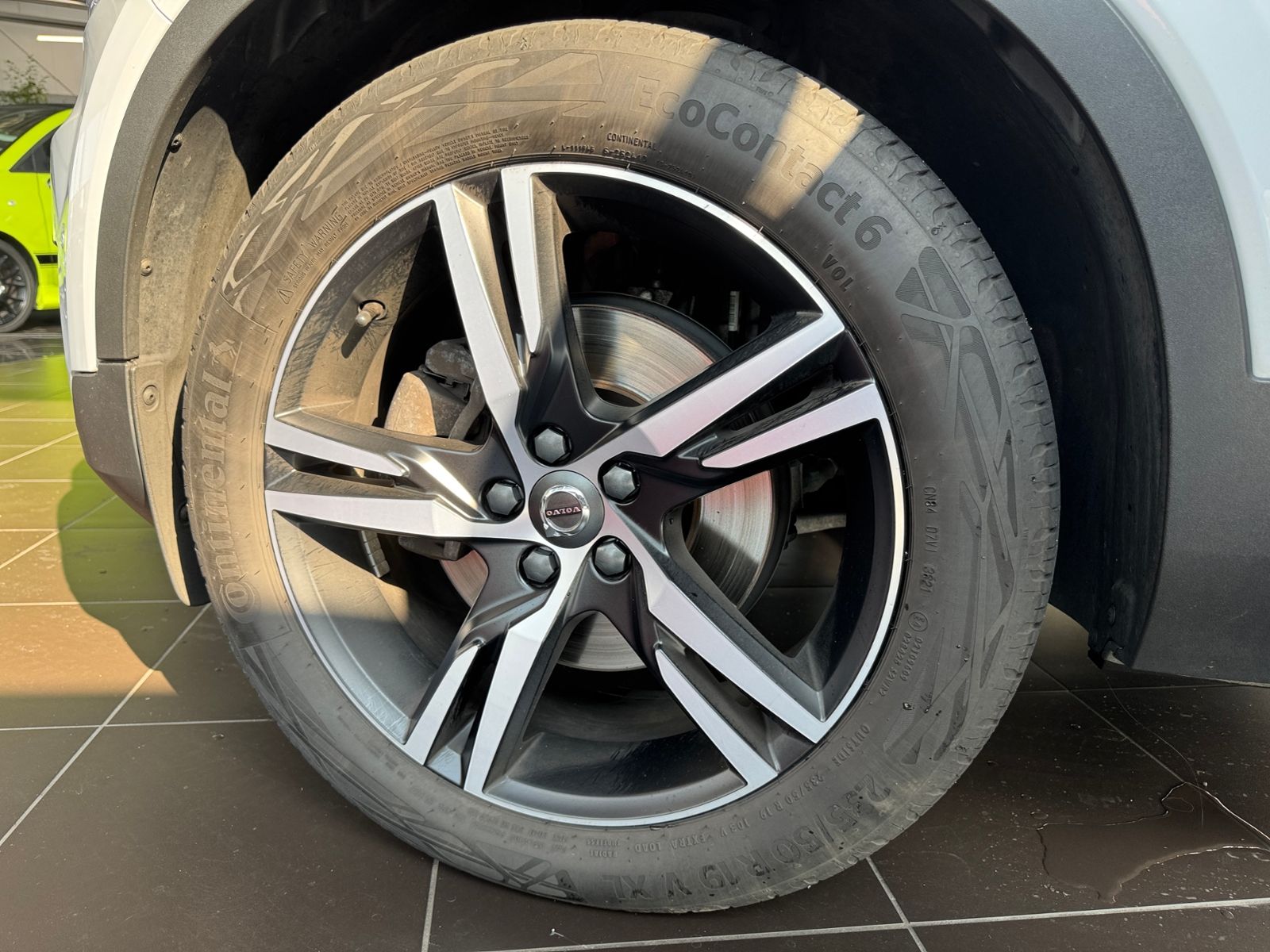 Fahrzeugabbildung Volvo XC40 R Design 2WD PANO LED NAVI SHZ