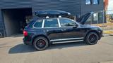 Porsche Cayenne Turbo mit Porsche Dachbox system - Porsche Cayenne aus 2008: Turbo