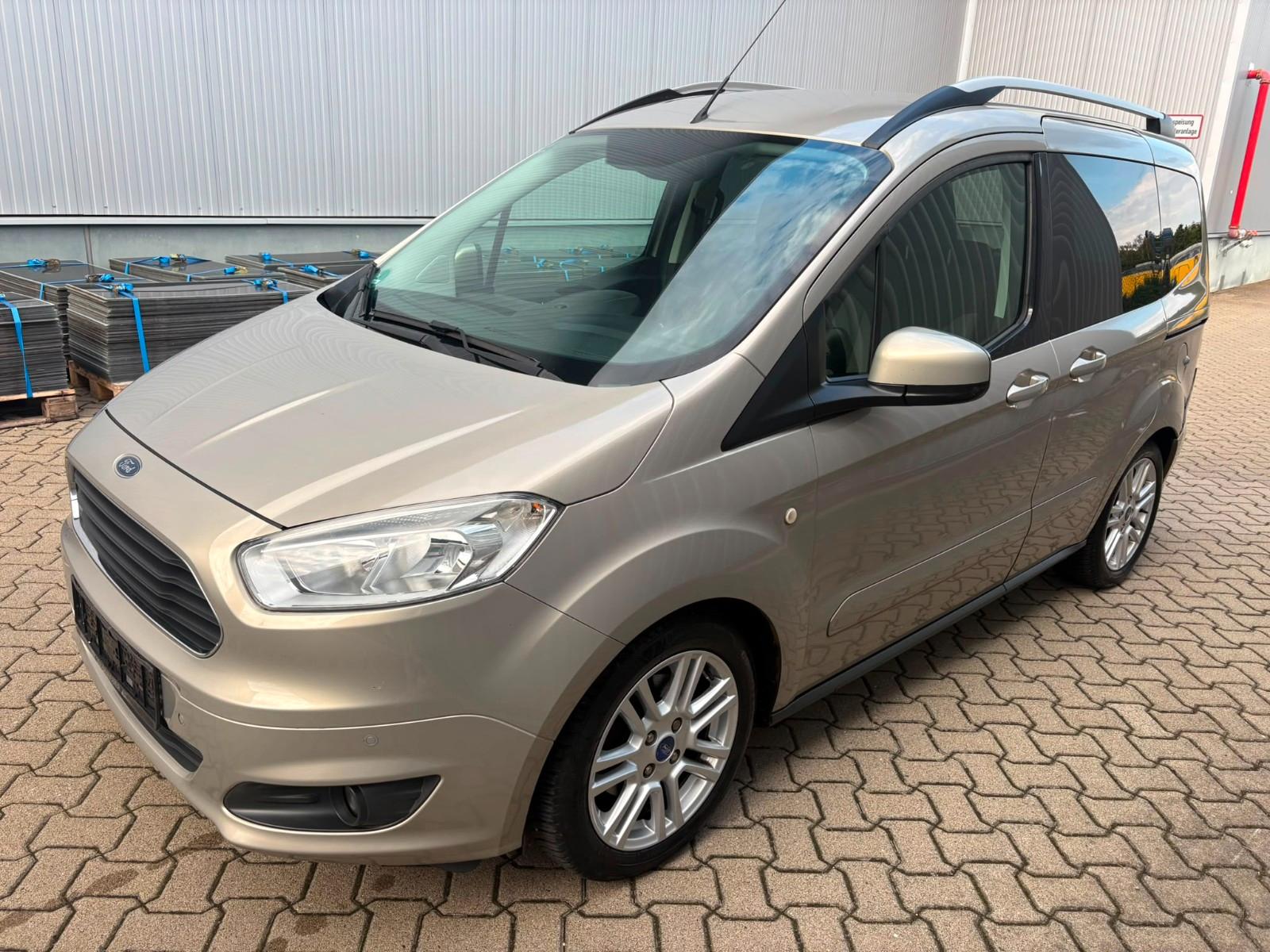 Ford Tourneo Courier Titanium