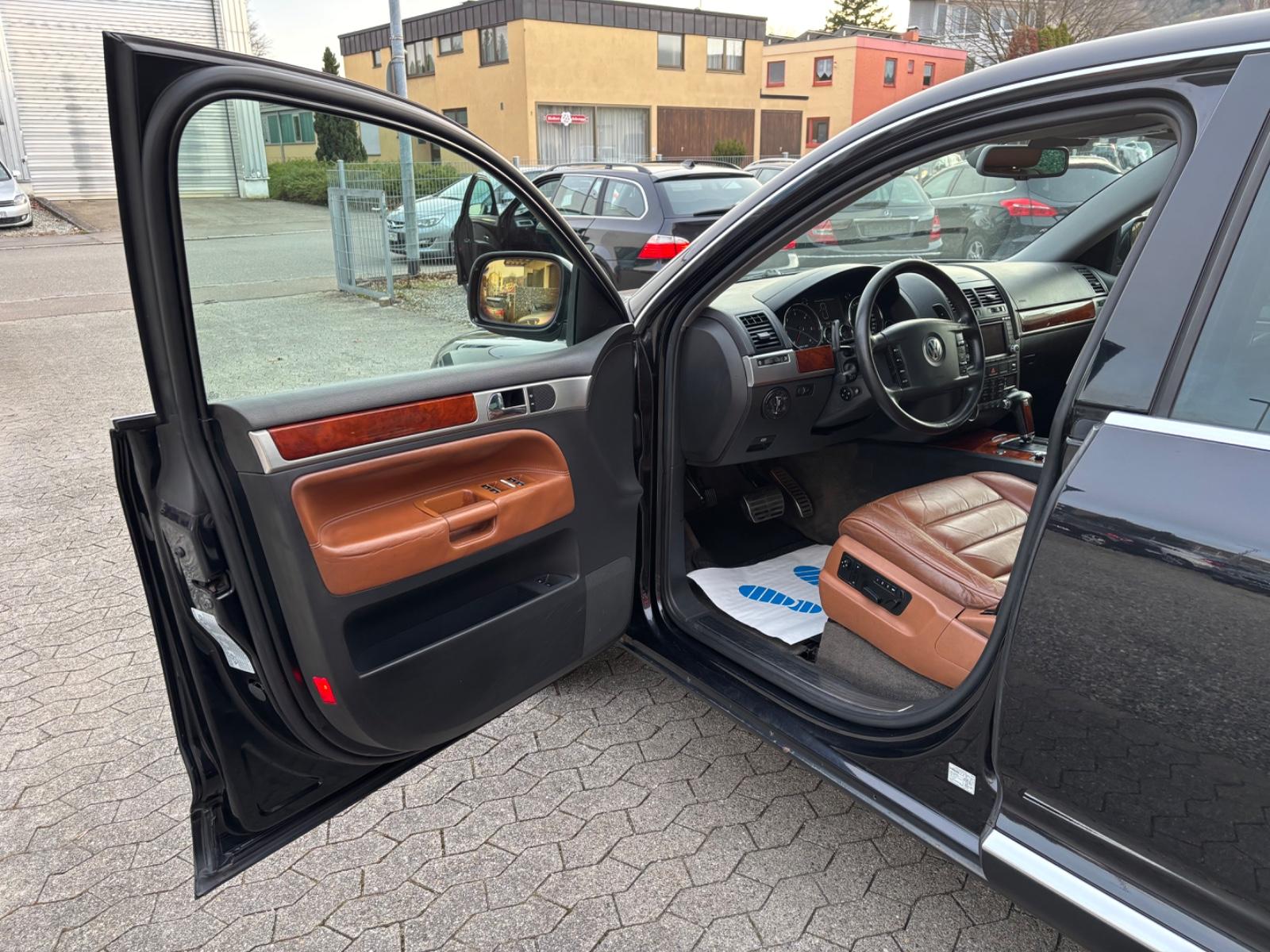 Volkswagen Touareg 2005 — photo 10