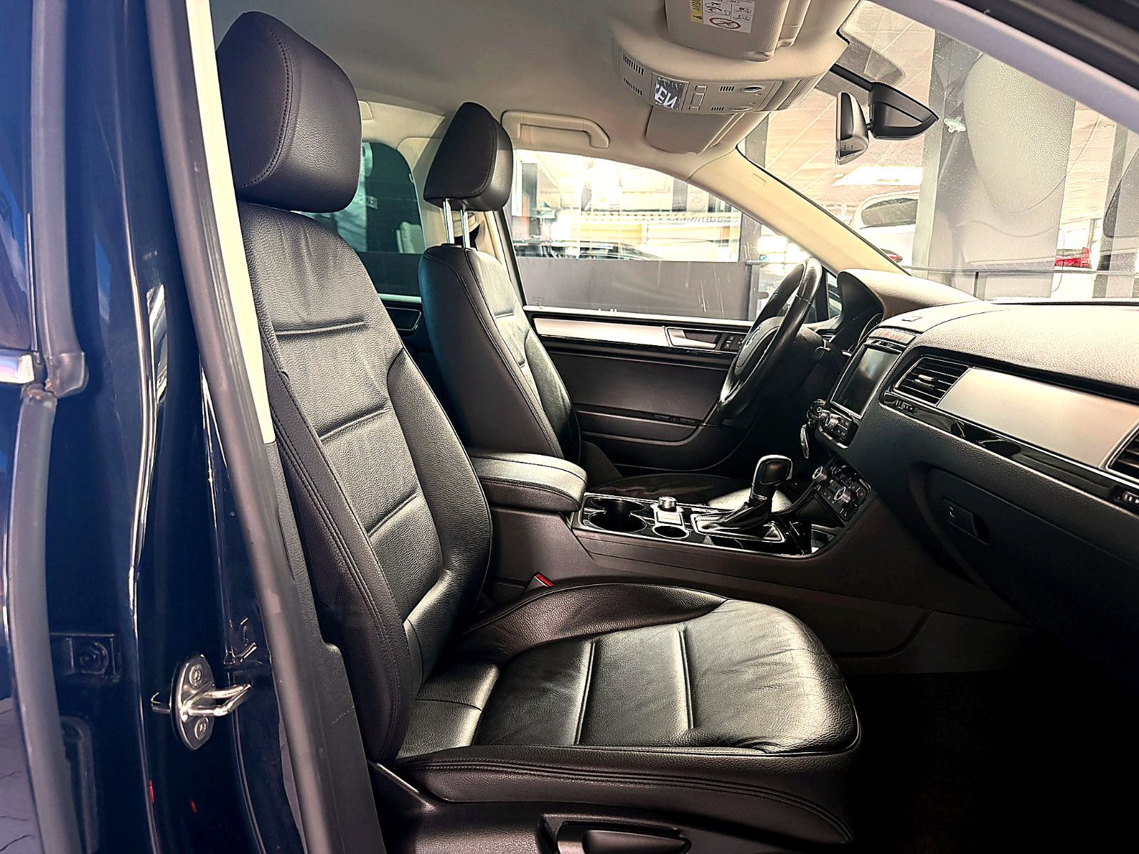 Fahrzeugabbildung Volkswagen Touareg V6 TDI Terrain Tech 4Mot/NAVI/LED/LEDER