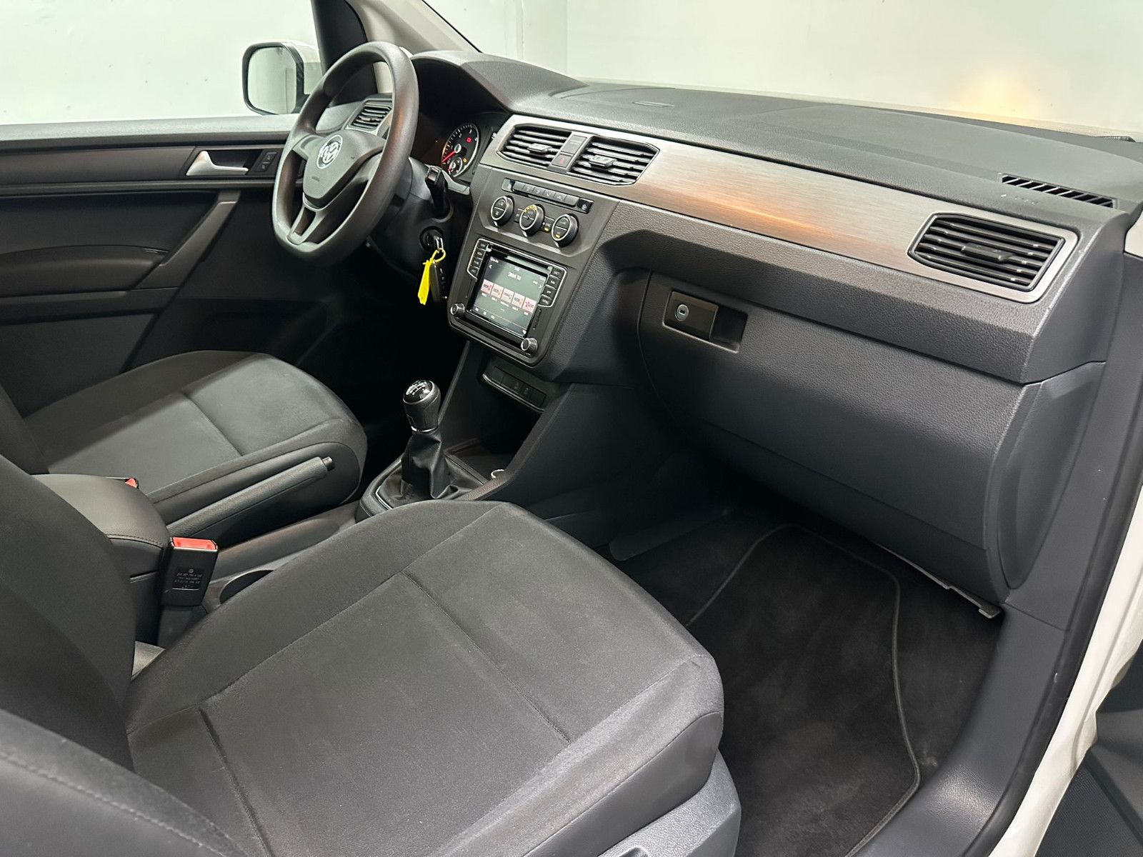Fahrzeugabbildung Volkswagen Caddy Maxi 2,0TDI 5-Sitzer*AHK*TEMPO*NAVI*