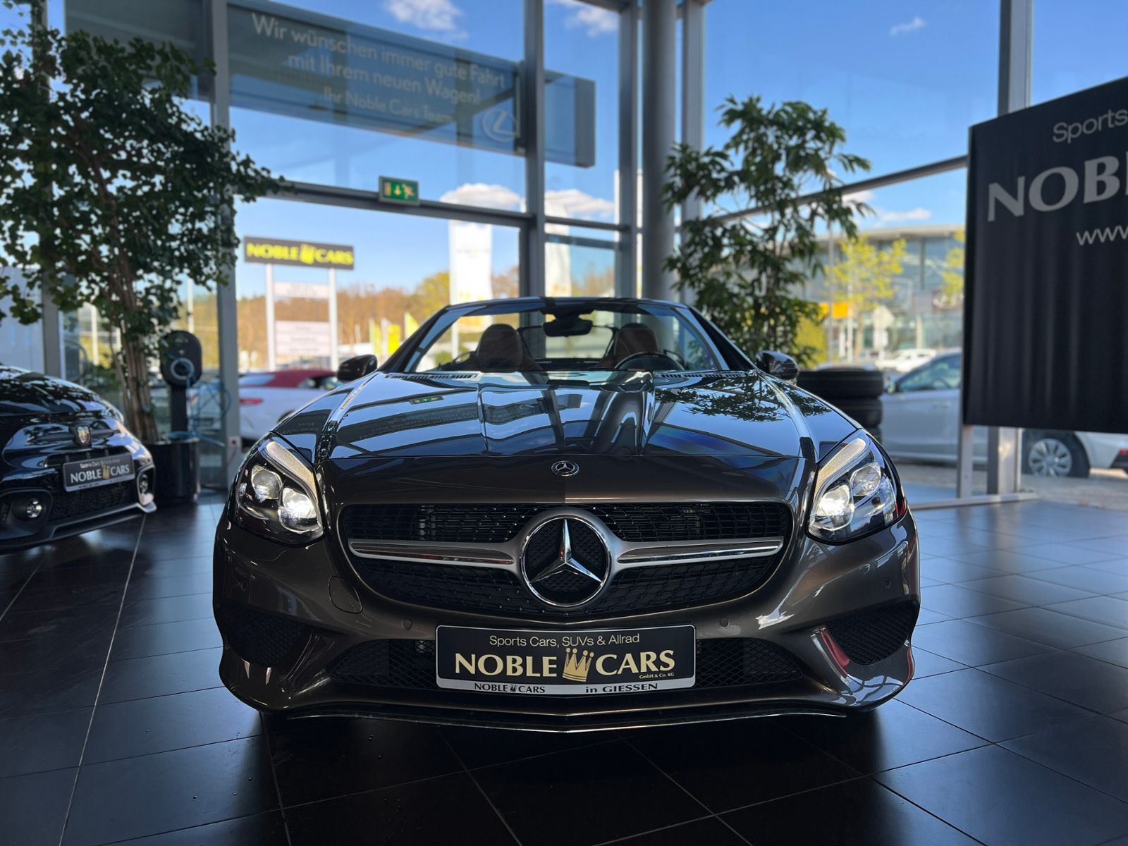 Fahrzeugabbildung Mercedes-Benz SLC 200 LED LEDER NAV SHZ PDC 18"