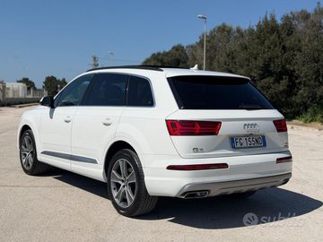 Audi Q7 - 7