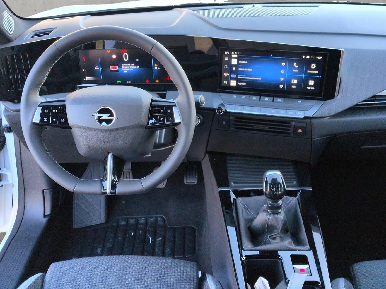 Fahrzeugabbildung Opel Astra ST 1.2T Edition - AHZV, Klimaautom, Sitzhz