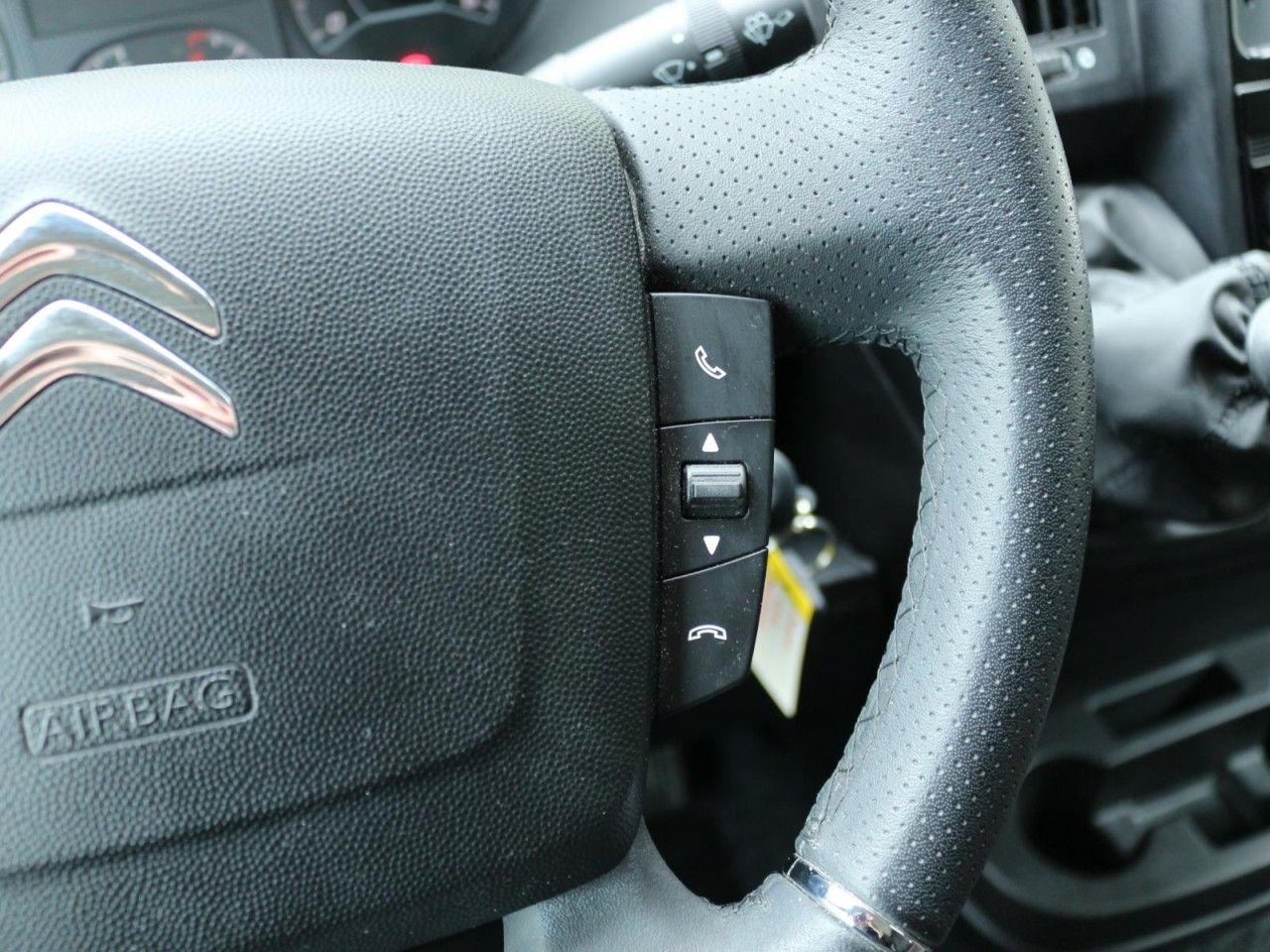 Fahrzeugabbildung Citroën Jumper Grossraumkasten 35 L3H2 BlueHDi 140