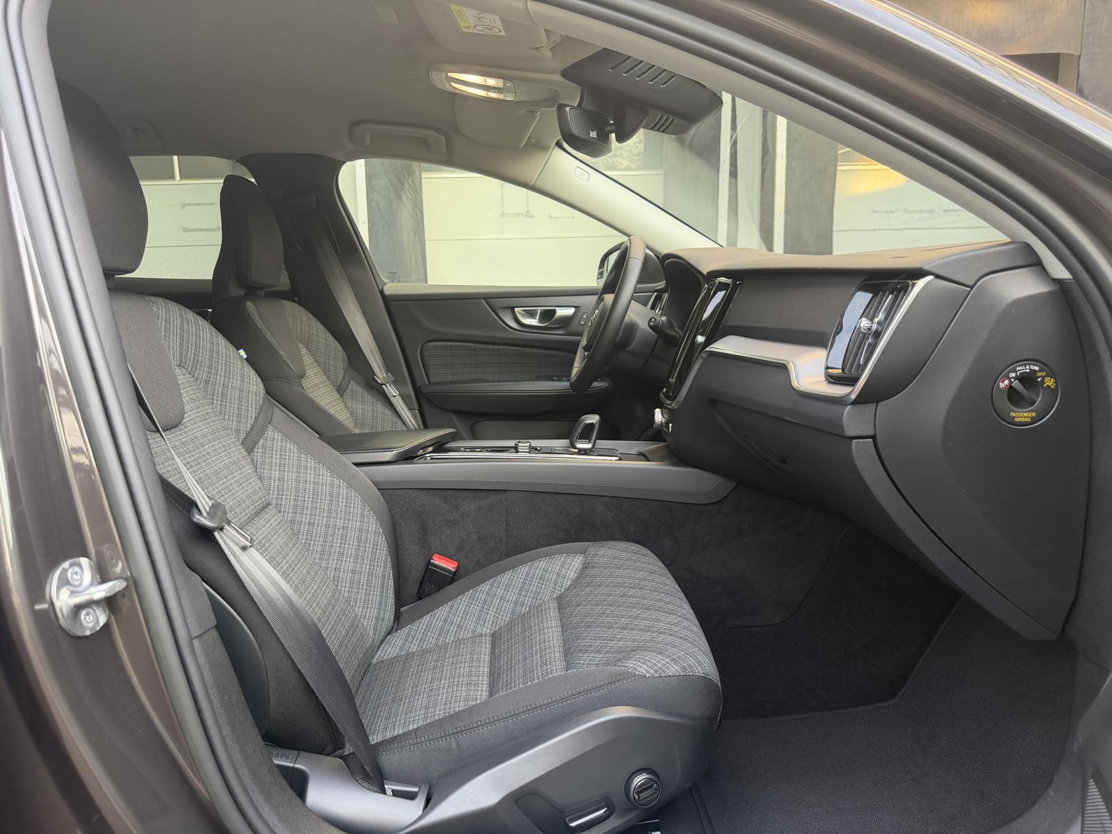 Volvo V60 Core LED ACC Virtual-Cockpit Rü-Kamera Navi