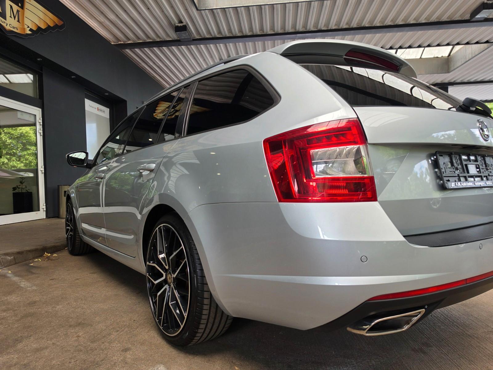 SKODA OCTAVIA COMBI RS DSG  220 ch BVA - GPS - SONORISATION CANTON - SIEGES CHAUFFANTS - CLIMATISATION AUTOMATIQUE - PHARES XENON