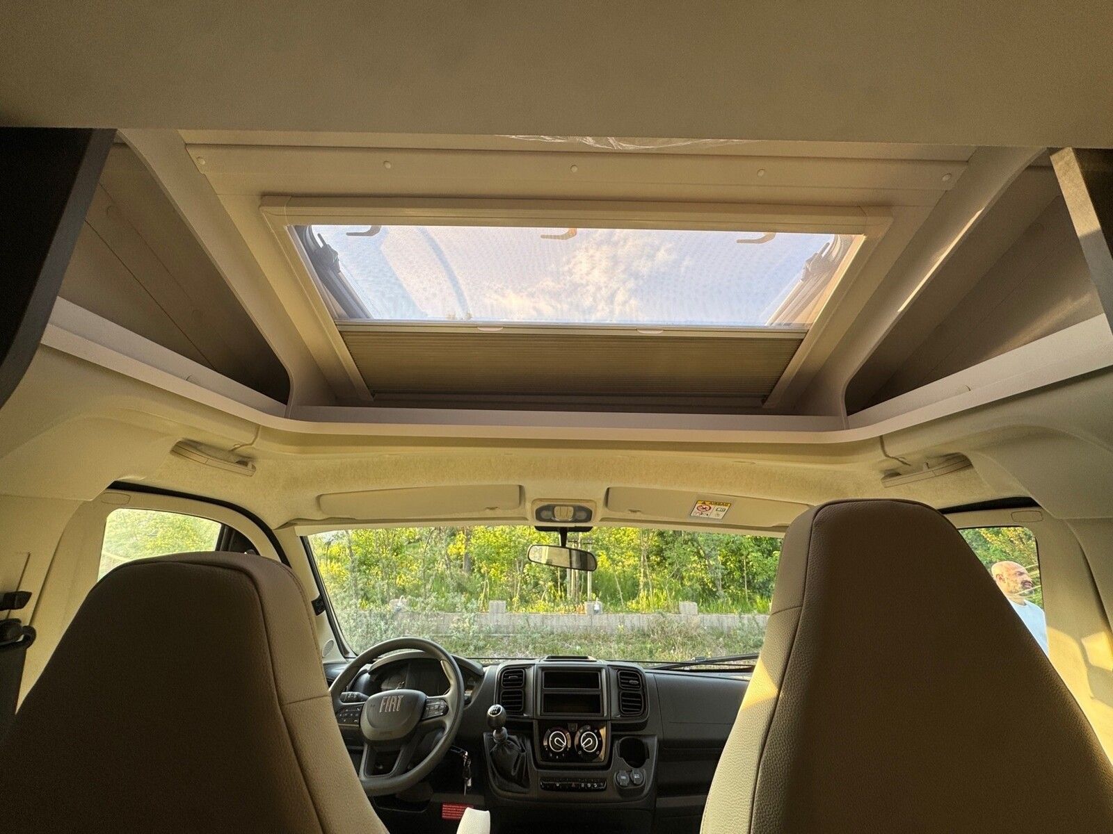 Fahrzeugabbildung Etrusco T-Modell Base 7.4 SBC Solar, Hubbett