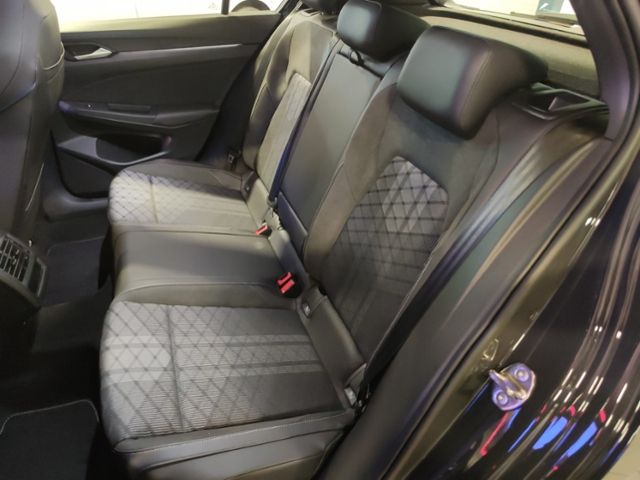 Fahrzeugabbildung Volkswagen Golf R-LINE 1,5 TSI ACC KAMERA PDC APP CONNECT D