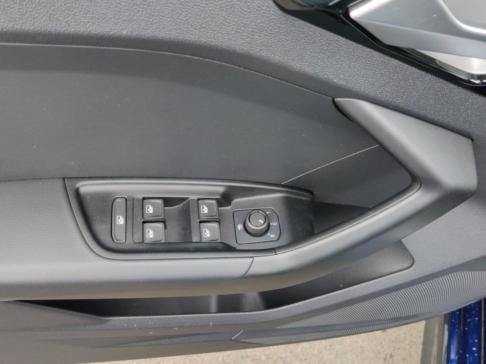 Fahrzeugabbildung Audi A1 allstreet 30 TFSI PDC,SHZ,ACC,Klimaaut.,LM
