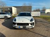 Porsche Macan 2.0 (265 PS) | Carraraweiß Metalli - gebrauchte Porsche Macan aus dem Jahr 2023