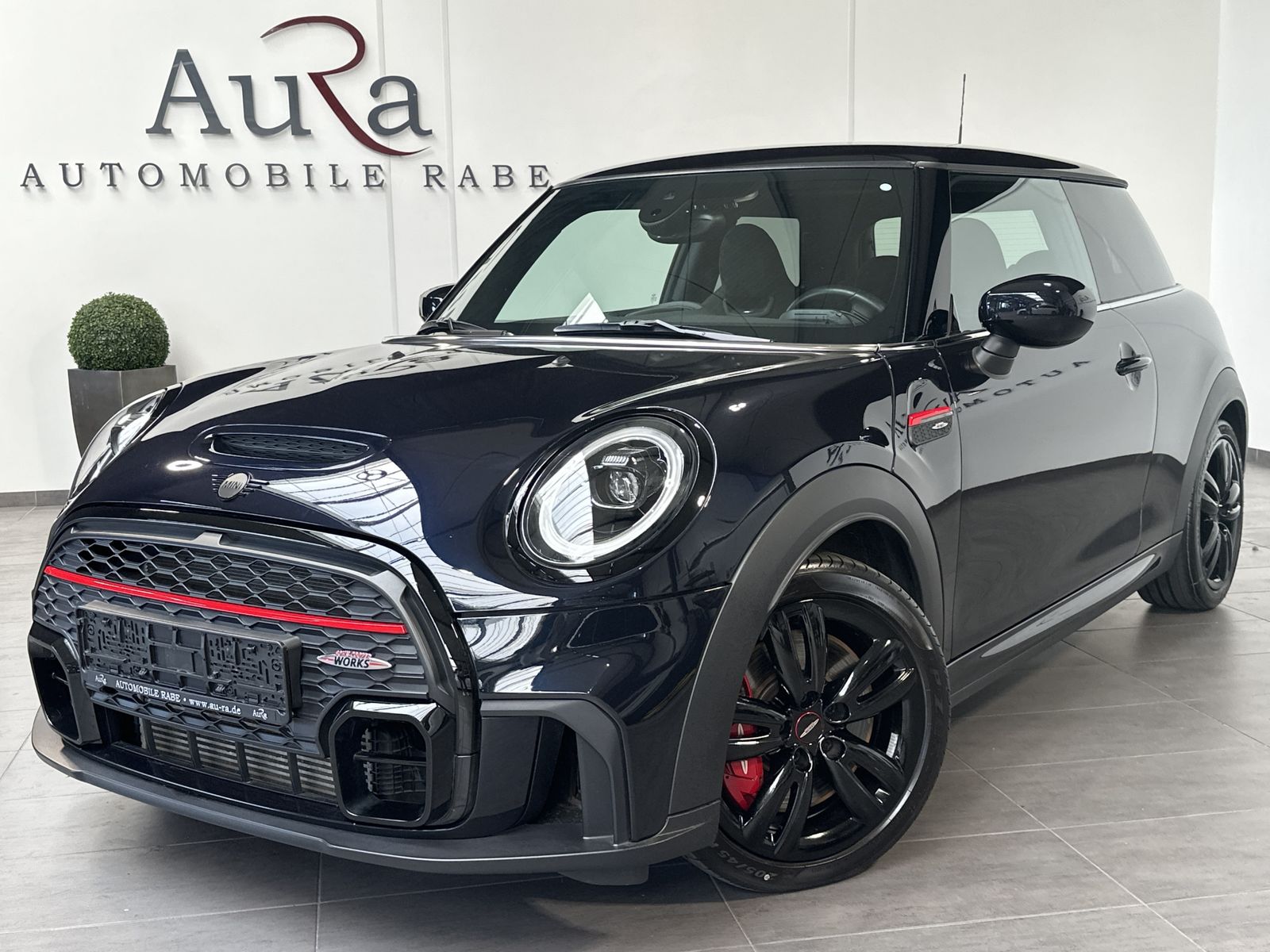 Fahrzeugabbildung MINI John Cooper Works Sport-Aut NAV+LED+DIGDISPL+ACC