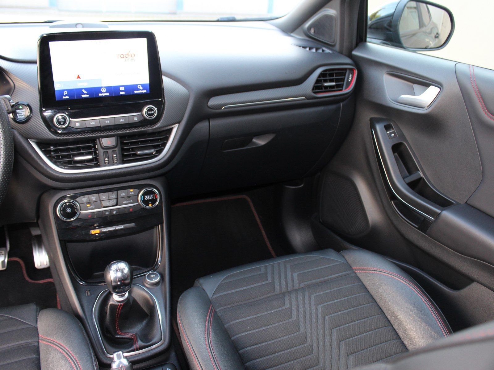Fahrzeugabbildung Ford Puma ST-Line X 1,0 EcoBoost Mild Hybrid