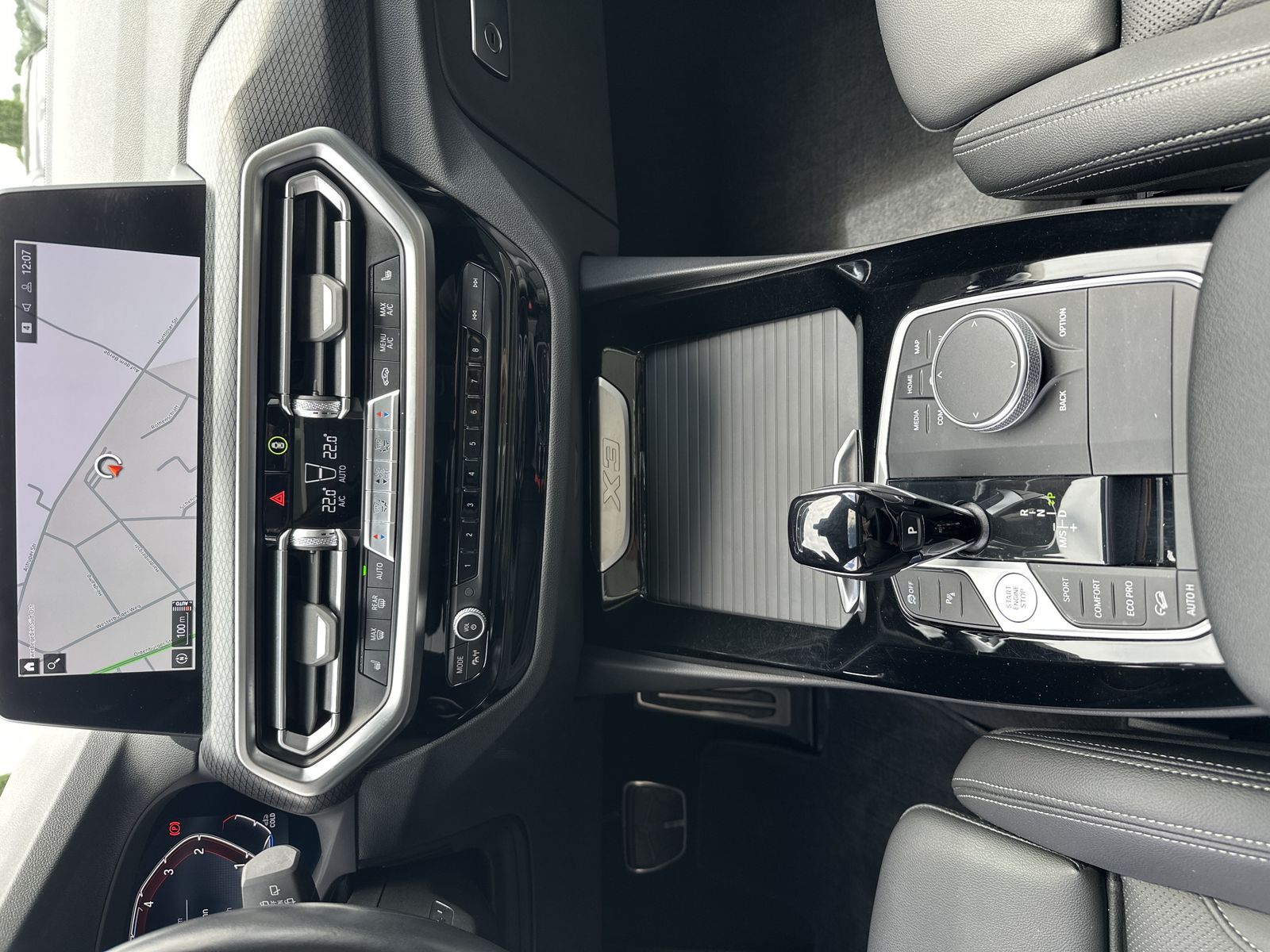 Fahrzeugabbildung BMW X3 xDrive20d M-Sport NAV+LASER+PANO+HUD+KAM+19ZO