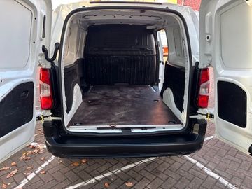 Bild 13 Opel Combo E Cargo 1.5 D Edition L2 erhöhte Nutzlast