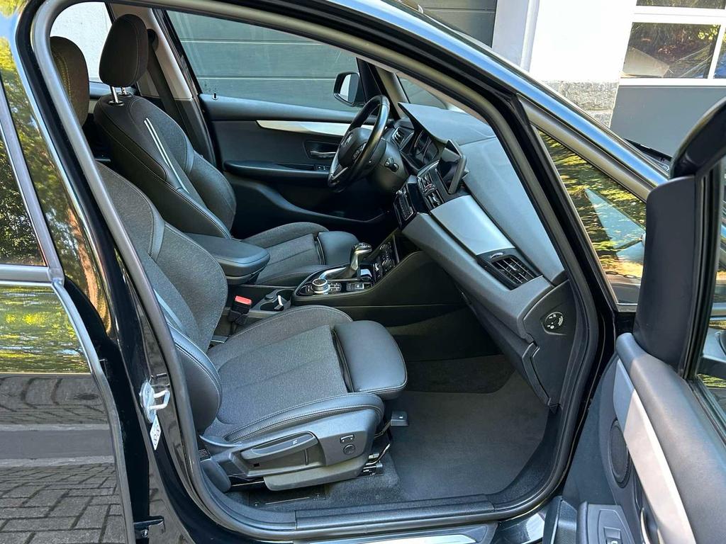 BMW 225