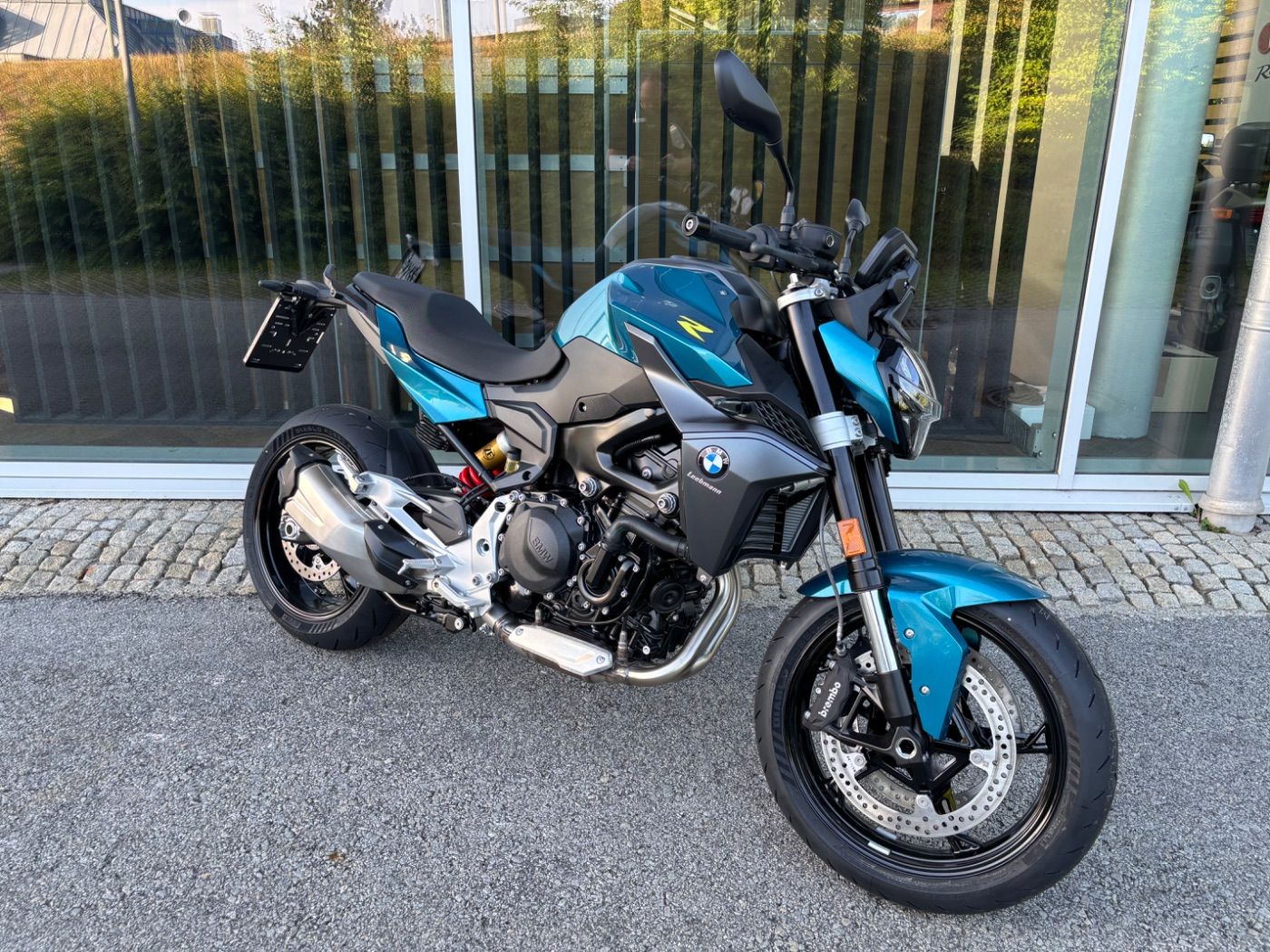 Fahrzeugabbildung BMW F 900 R 2 Pakete