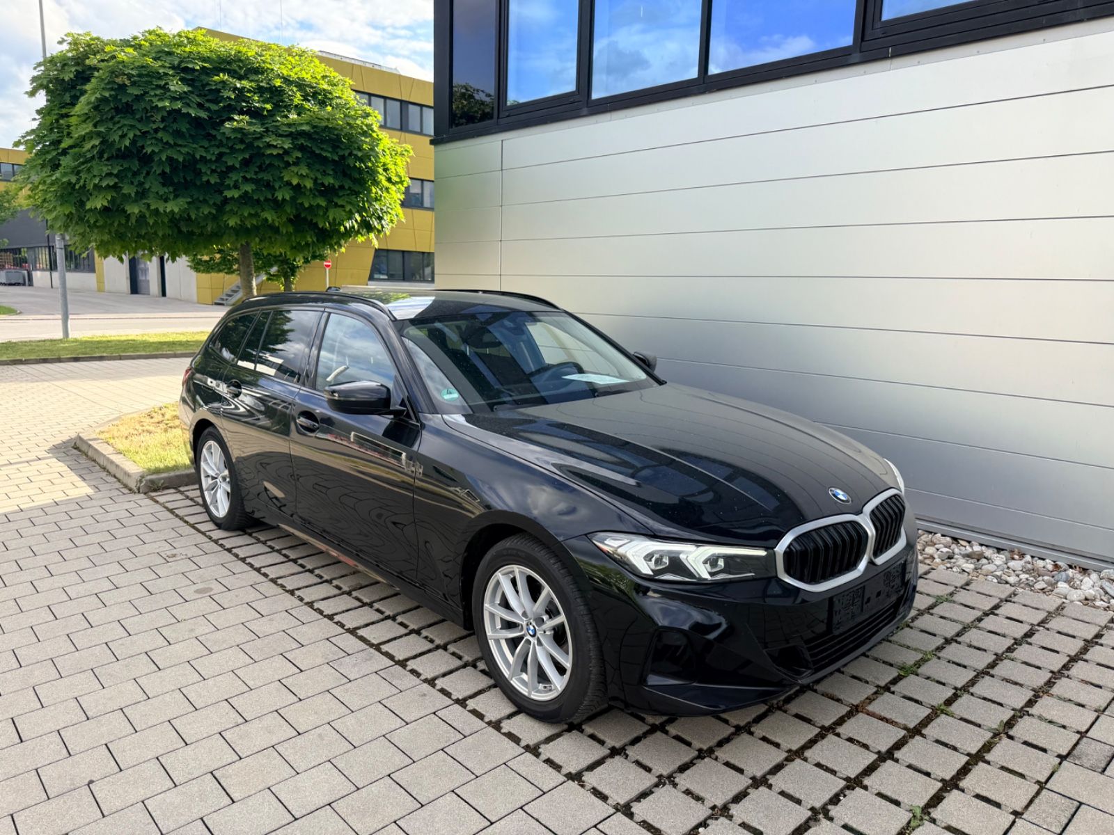 BMW 318i Touring Autom. Navi/LED/Live Cockpit Plus foto 15