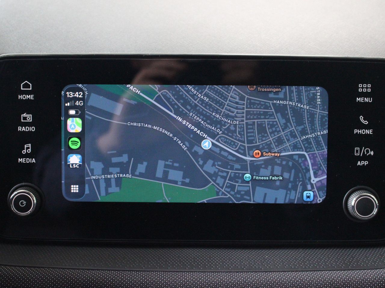 Fahrzeugabbildung SKODA Fabia 1.0 TSI Selection DSG/CAM/PDC/WINTER