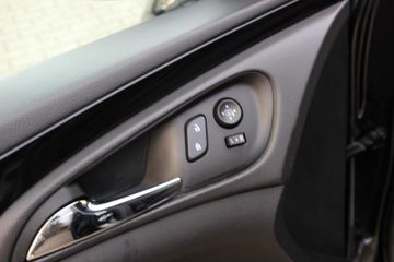 Opel Insignia - 11