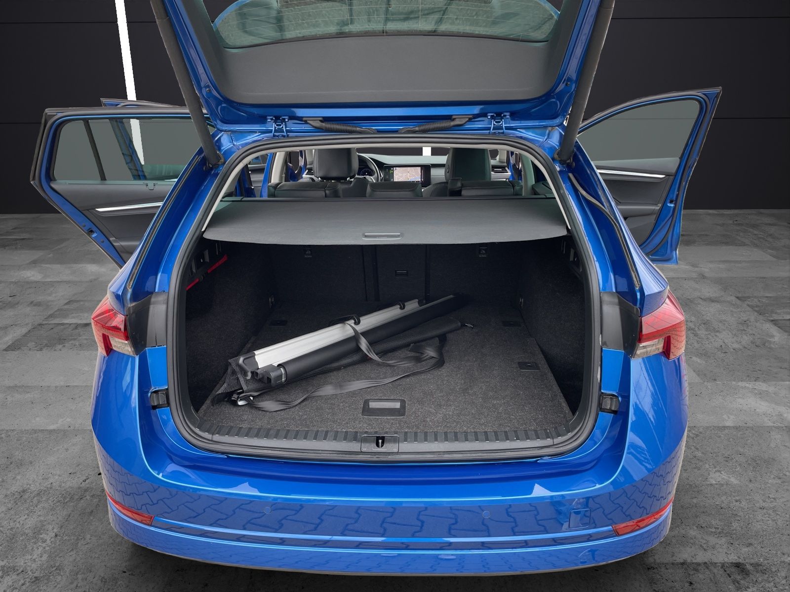 Fahrzeugabbildung SKODA Octavia Combi TSI Style Matrix Navi Pano HUD Led