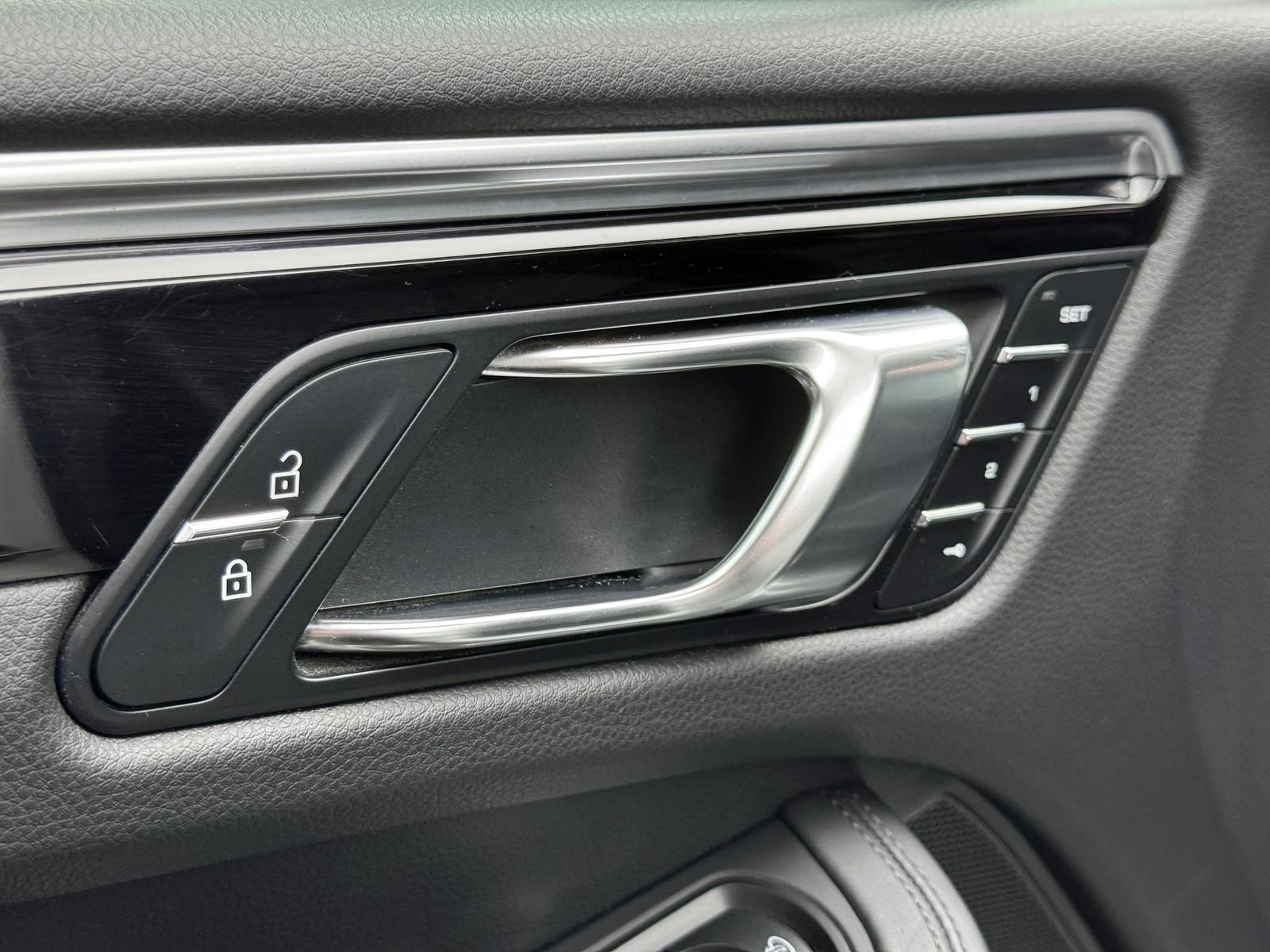 Fahrzeugabbildung Porsche S APPROVED*PDLS+*PASM*ACC*LUFT*PANO*RCAM*PPF*DAB