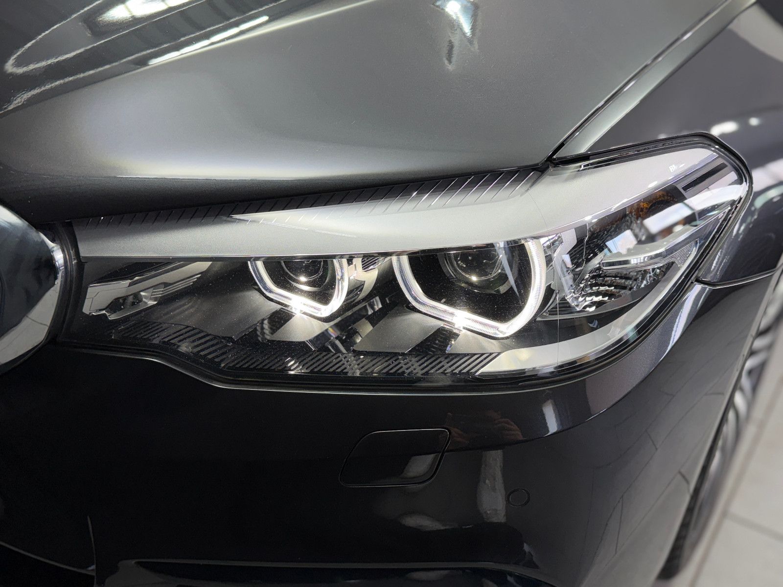Fahrzeugabbildung BMW BMW 530i Lim xDrive M SPORT|HEAD-UP|360"|NAVI|
