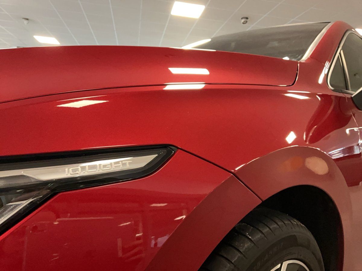 Fahrzeugabbildung Volkswagen Golf VIII Active 1.5 eTSI DSG Pano LED