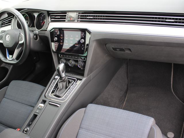 Passat Variant 1,4 GTE Kamera*Navi*Matrix-LED*