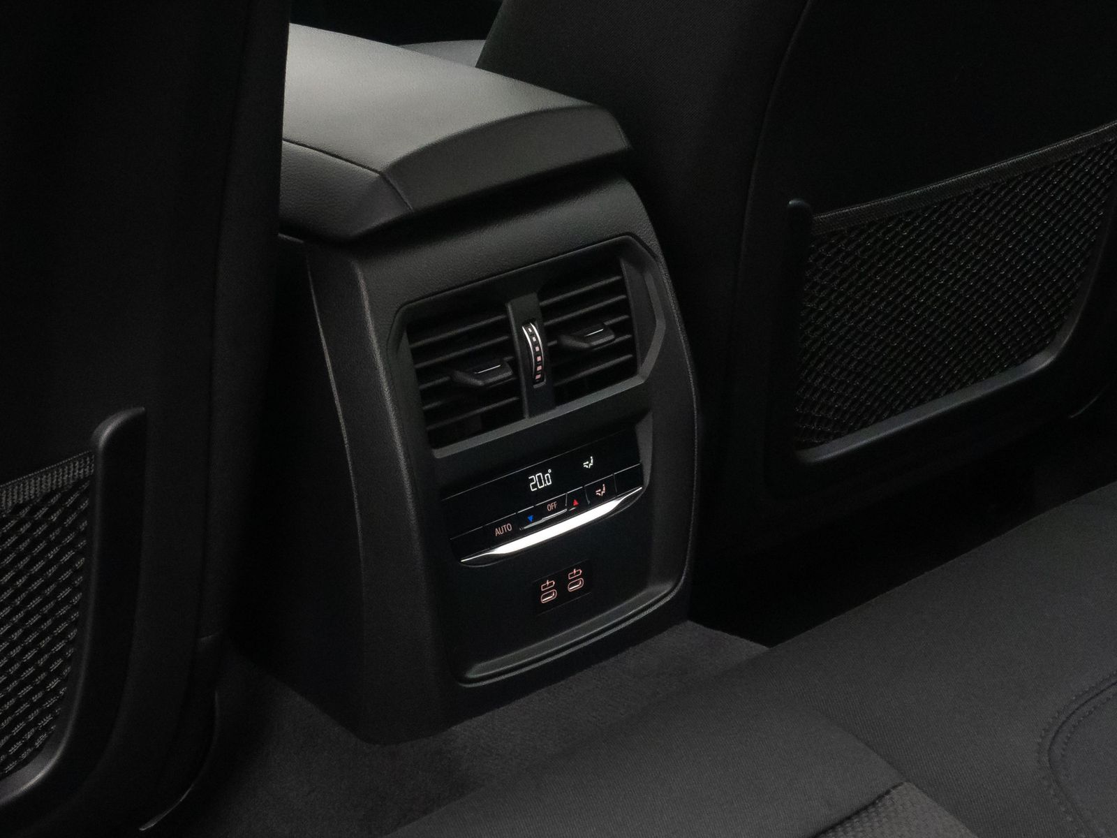 Fahrzeugabbildung BMW 320d DAB CockPitPro Lordos Stop&Go PDC Alarm