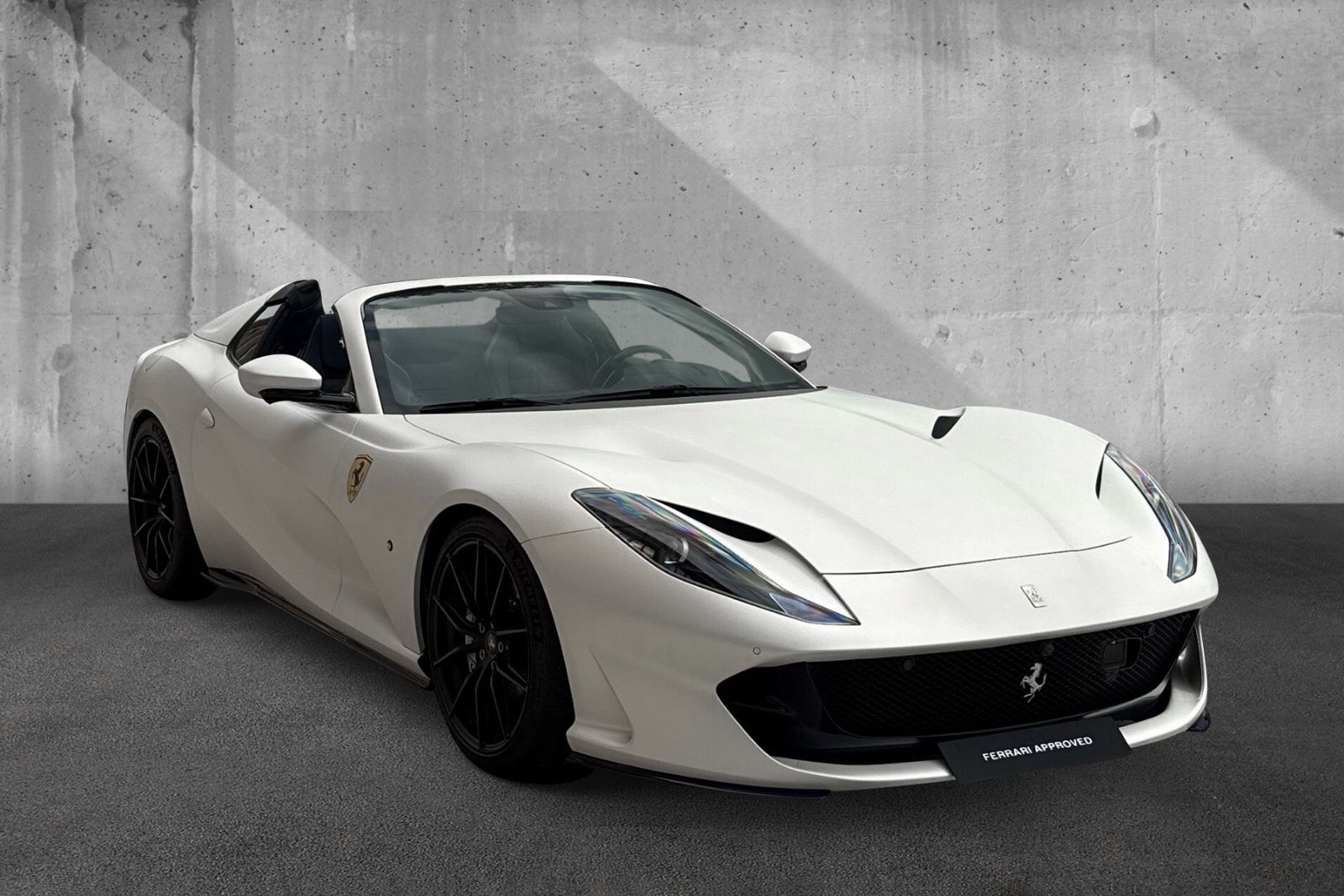 Fahrzeugabbildung Ferrari 812 GTS*Atelier*Blue Carbon*Painted Shields
