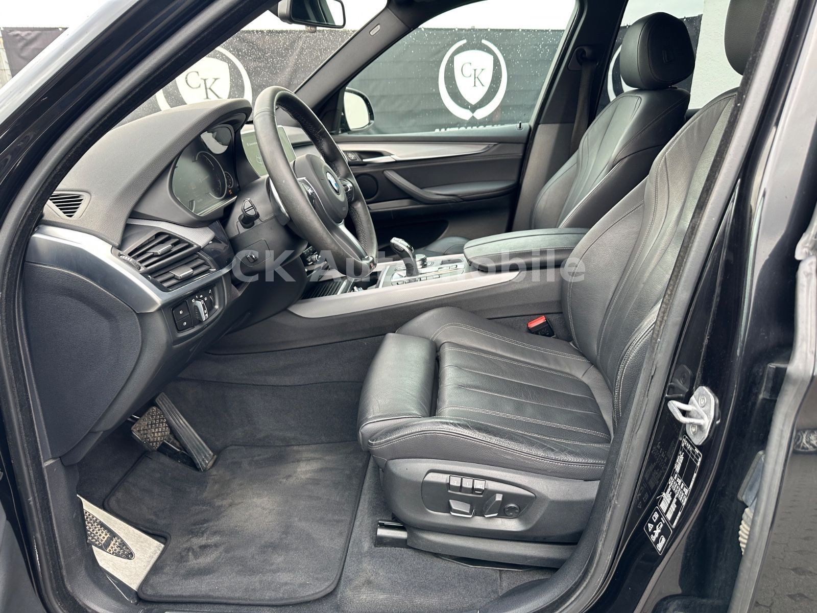 Fahrzeugabbildung BMW X5 xDrive 35i M-Sport/Navi/Pano/Head-Up/LED/AHK