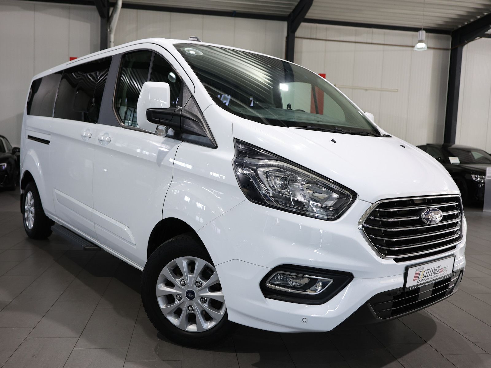 Ford Tourneo Custom 320 L2 TITANIUM SHUTTLE 9-SITZER foto 2