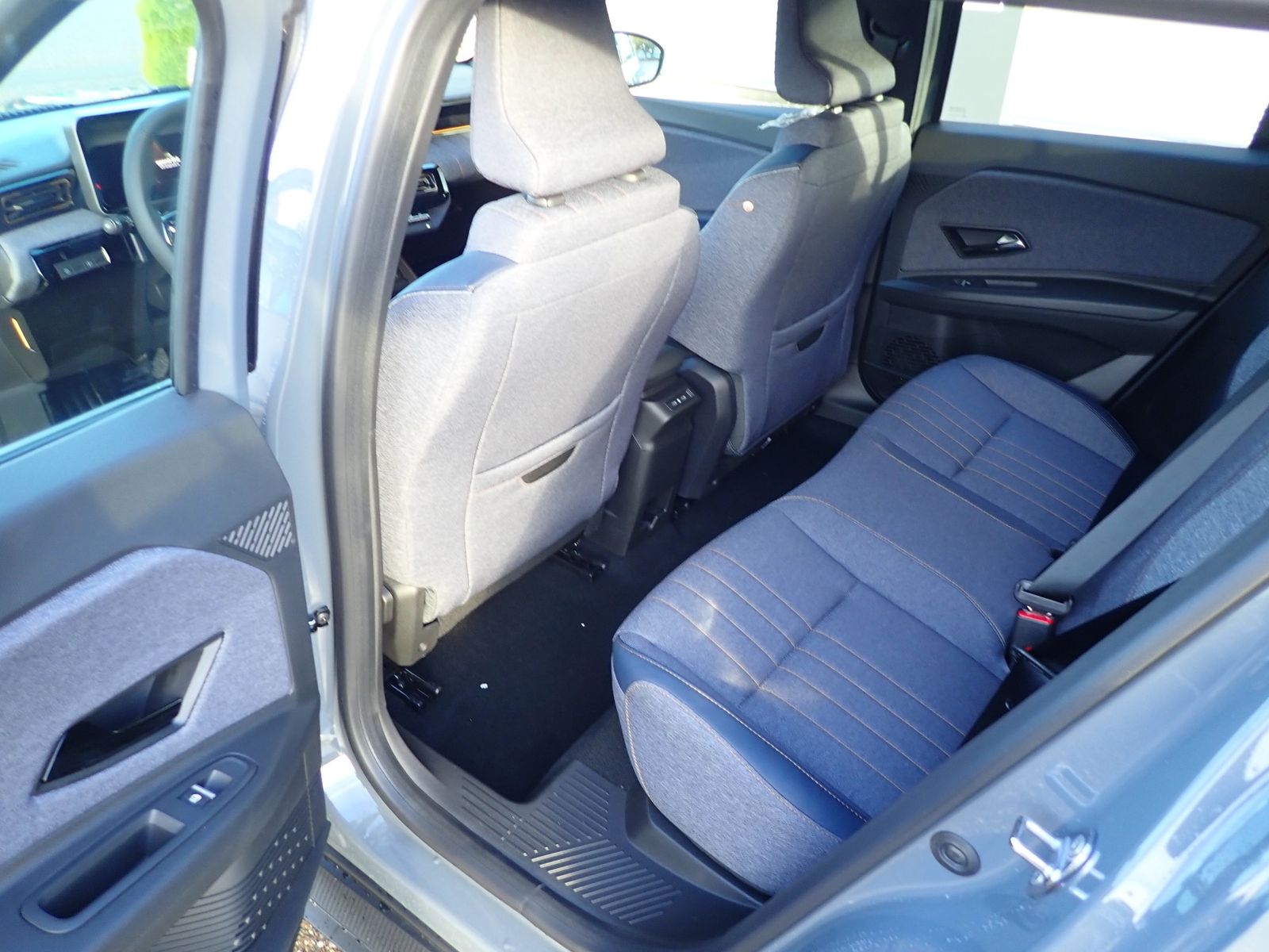 Fahrzeugabbildung Renault R 4 E-Tech elektrisch Techno 150 Comfort Range