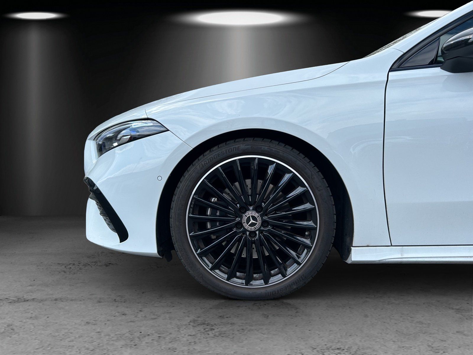 Fahrzeugabbildung Mercedes-Benz A 220 d Lim+AMG-Line+Burmester+PSD+DISTRONIC+19"