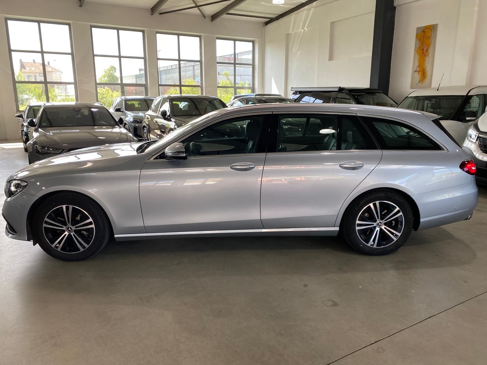 Fahrzeugabbildung Mercedes-Benz E 200 T-Model Avantgarde/LED-High/1.HD/