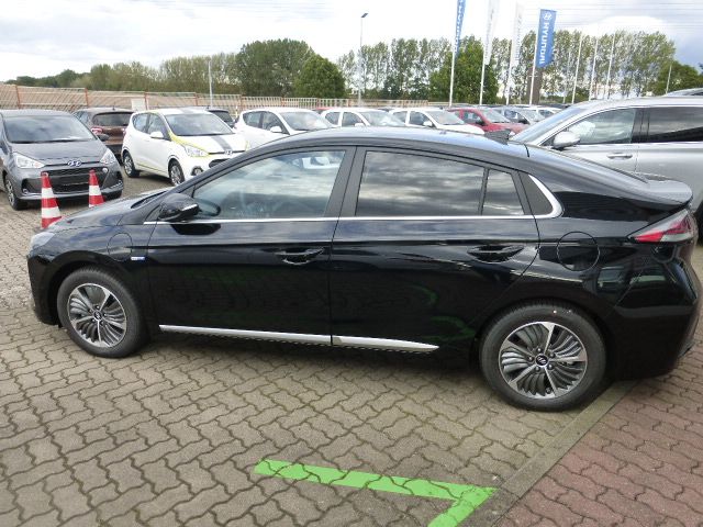 Fahrzeugabbildung Hyundai IONIQ  Premium  Hybrid (FL)