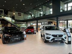 showroom-image-top