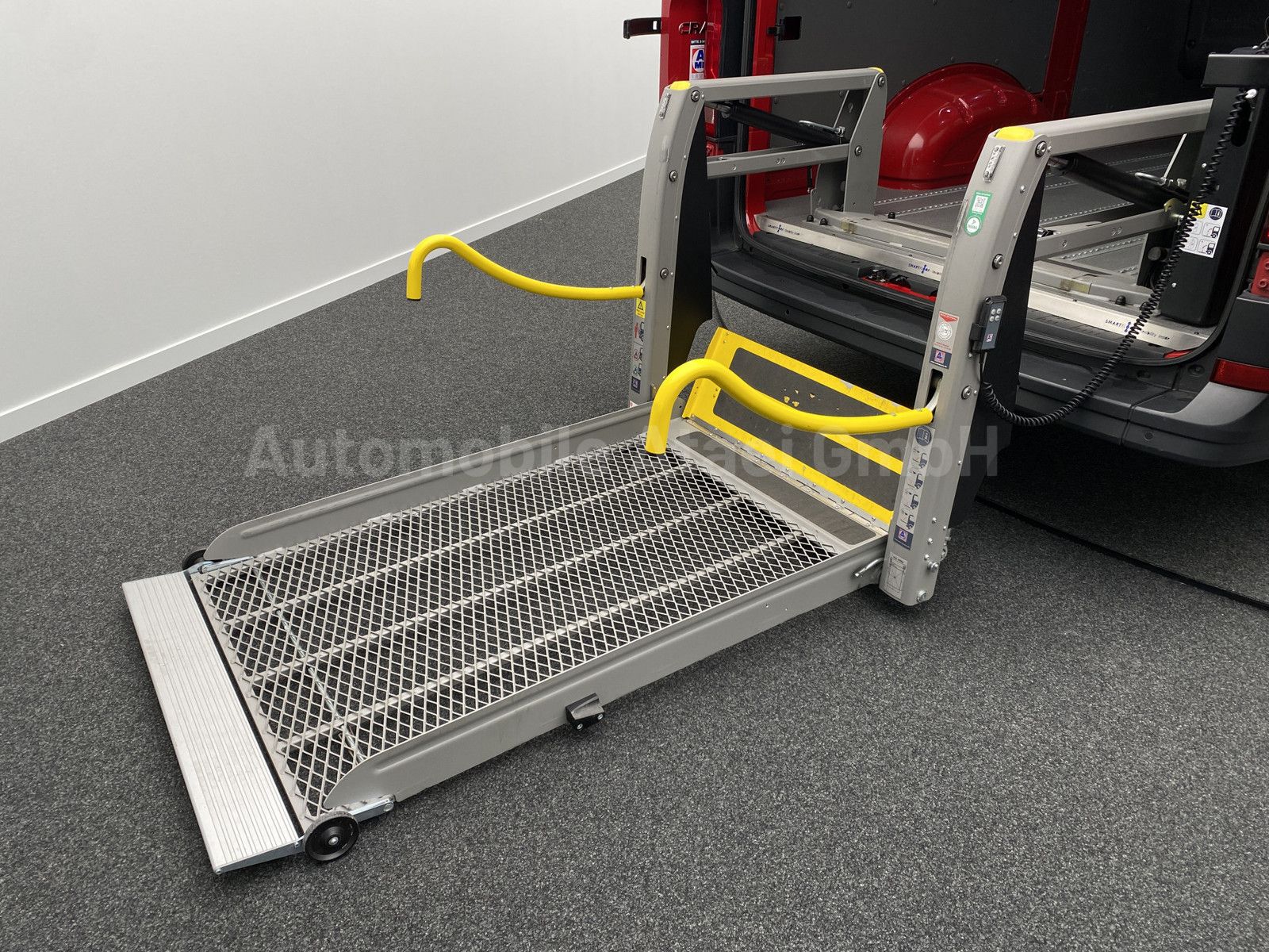 Fahrzeugabbildung Volkswagen Crafter 35 Kombi *ROLLSTUHL-LIFT* 6-SITZE 2204