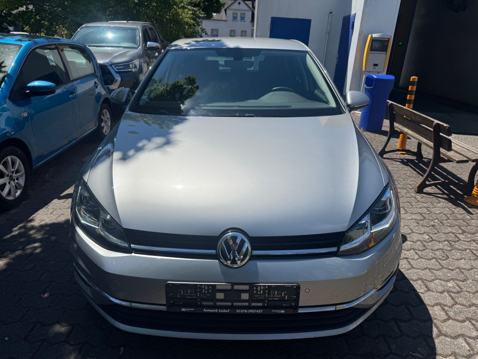 Fahrzeugabbildung Volkswagen Golf VII Lim. Highline LED+ACC+Tempomat