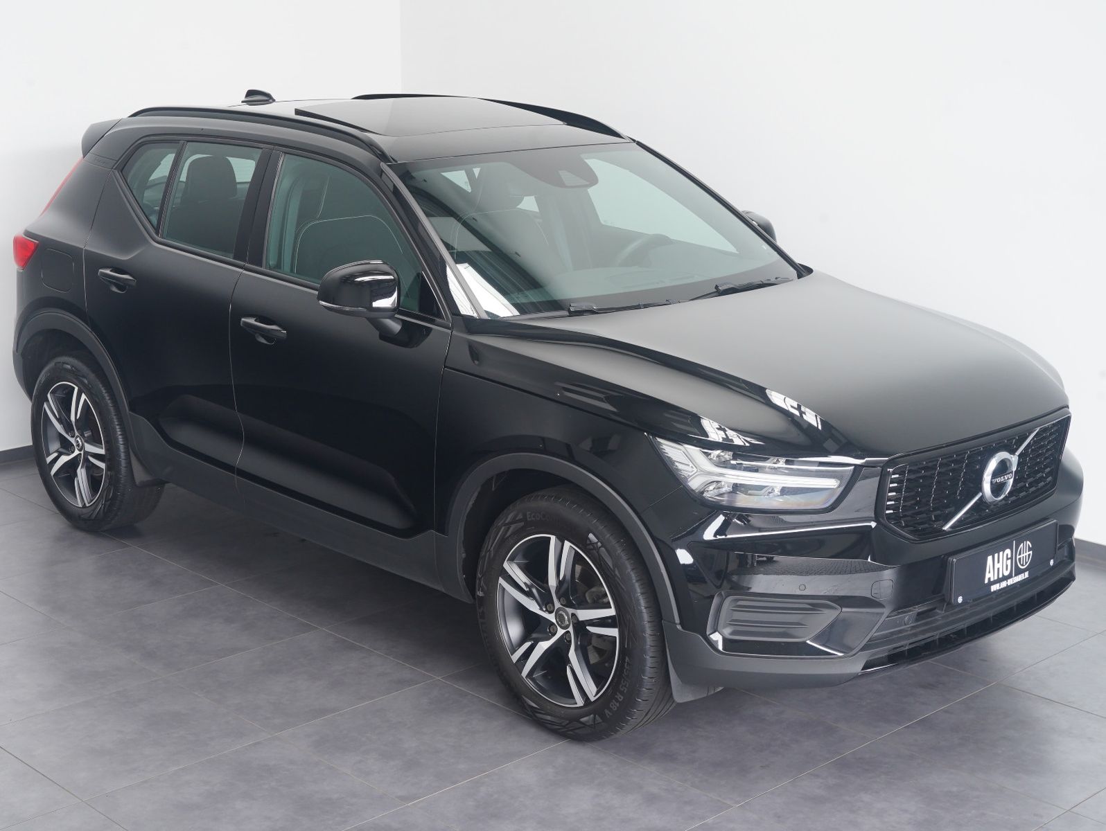 Fahrzeugabbildung Volvo XC40 T3 R Design LED/NAV/KAMERA/PANO