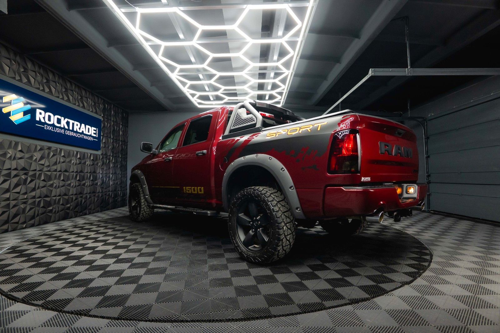 Fahrzeugabbildung Dodge RAM 5.7 V8 HEMI 4x4 OFFROAD Night-Paket *LED*AHK